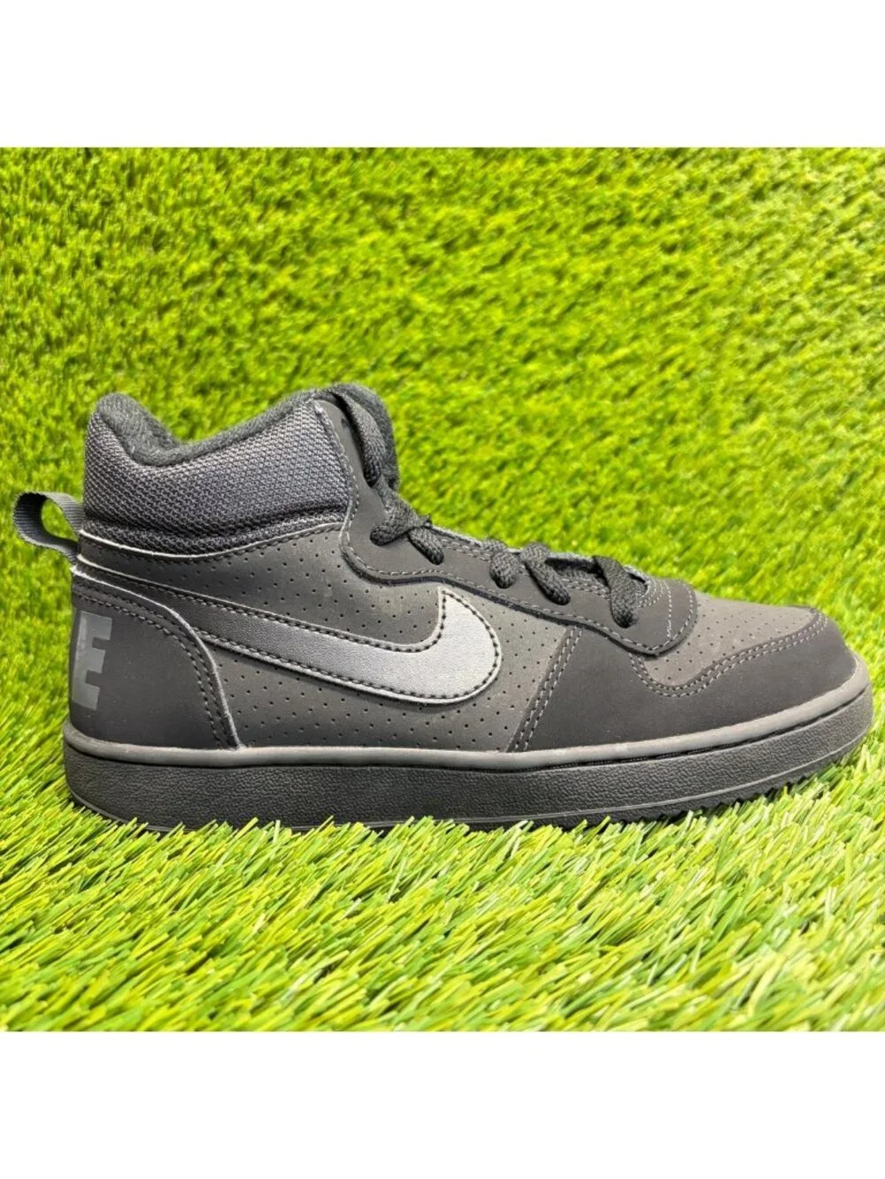 Nike Court Borough Mid GS Boys Size 4Y Triple Black Athletic Shoes Sneakers